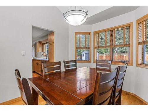 204 Cougar Point Road, Canmore, AB - Indoor Photo Showing Dining Room