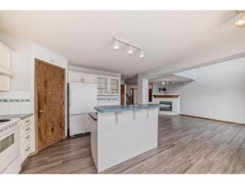 172 Panorama Hills Place Nw, Calgary, AB - Indoor Photo Showing Kitchen