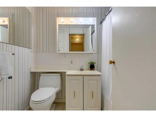 603-3316 Rideau Place Sw, Calgary, AB - Indoor Photo Showing Bathroom