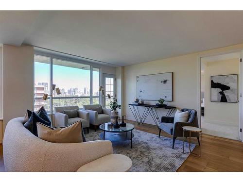 603-3316 Rideau Place Sw, Calgary, AB - Indoor Photo Showing Living Room