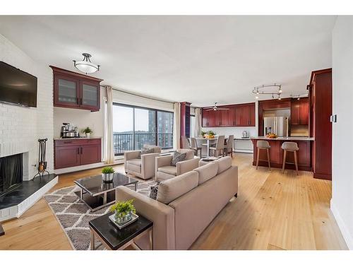 1501-1330 15 Avenue Sw, Calgary, AB - Indoor Photo Showing Living Room