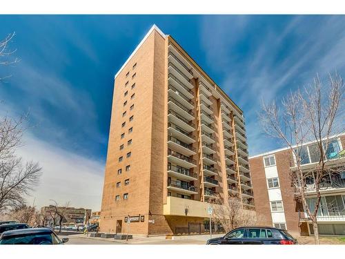 1501-1330 15 Avenue Sw, Calgary, AB - Outdoor With Balcony With Facade