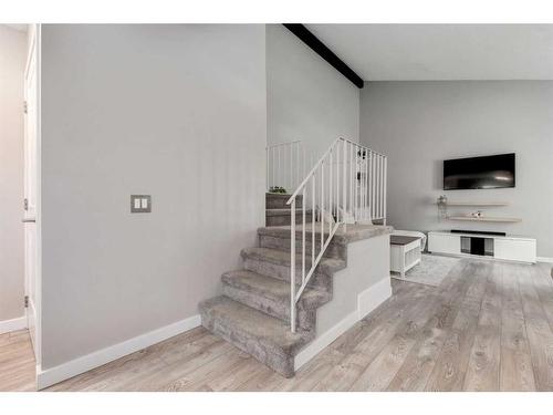 7136 Temple Drive Ne, Calgary, AB - Indoor Photo Showing Other Room