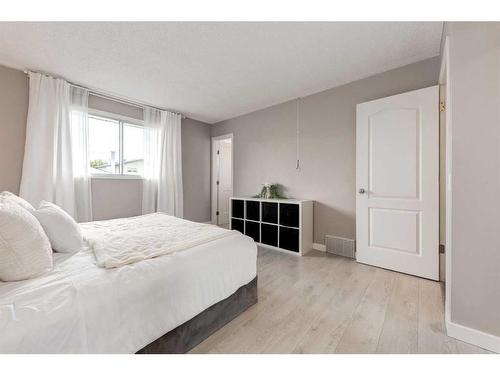 7136 Temple Drive Ne, Calgary, AB - Indoor Photo Showing Bedroom