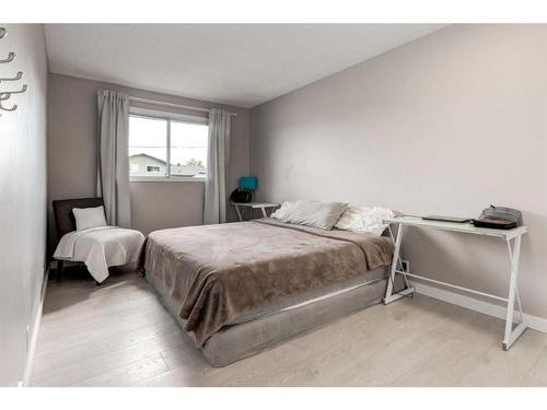 7136 Temple Drive Ne, Calgary, AB - Indoor Photo Showing Bedroom