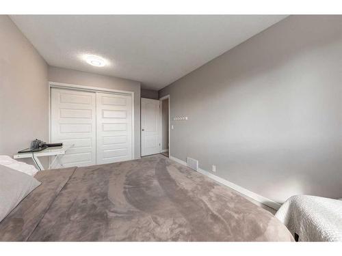 7136 Temple Drive Ne, Calgary, AB - Indoor Photo Showing Other Room