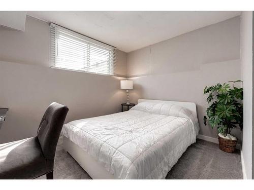 7136 Temple Drive Ne, Calgary, AB - Indoor Photo Showing Bedroom