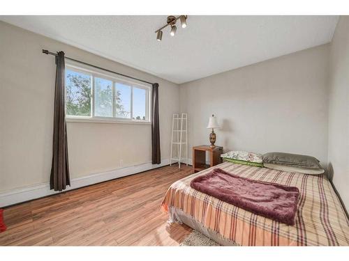 301-2203 14 Street Sw, Calgary, AB - Indoor Photo Showing Bedroom