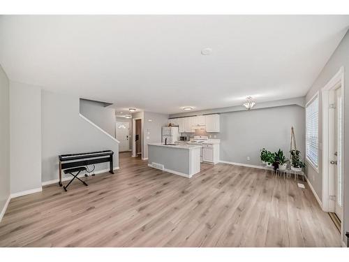 5023 Applevillage Court Se, Calgary, AB - Indoor