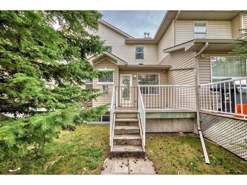 5023 Applevillage Court Se, Calgary, AB - Outdoor