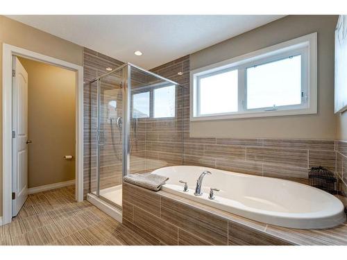 80 Riviera Crescent, Cochrane, AB - Indoor Photo Showing Bathroom