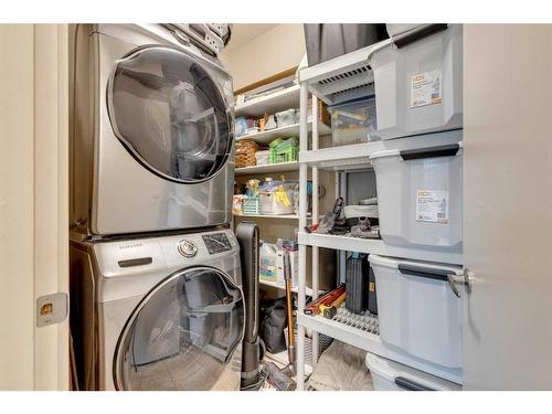 310-2307 14 Street Sw, Calgary, AB - Indoor Photo Showing Laundry Room