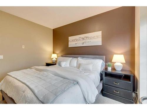 310-2307 14 Street Sw, Calgary, AB - Indoor Photo Showing Bedroom