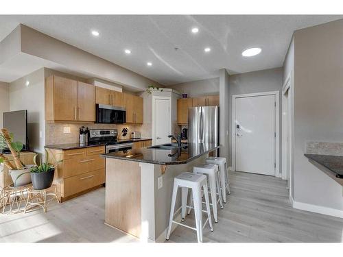 310-2307 14 Street Sw, Calgary, AB - Indoor Photo Showing Kitchen