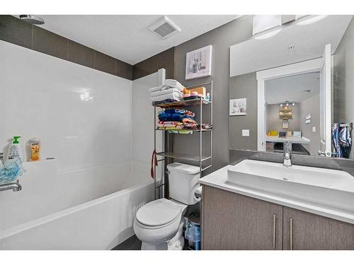 3408-302 Skyview Ranch Drive Ne, Calgary, AB - Indoor Photo Showing Bathroom