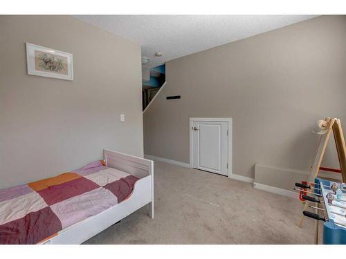 404-10 Auburn Bay Avenue Se, Calgary, AB - Indoor Photo Showing Bedroom