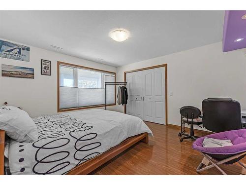 9 Panorama Hills Manor Nw, Calgary, AB - Indoor Photo Showing Bedroom