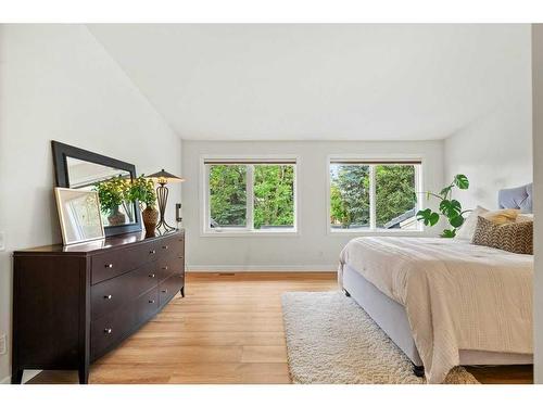 260-20 Midpark Crescent Se, Calgary, AB - Indoor Photo Showing Bedroom