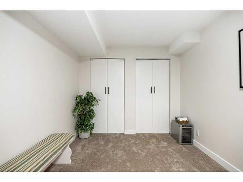 260-20 Midpark Crescent Se, Calgary, AB - Indoor Photo Showing Other Room