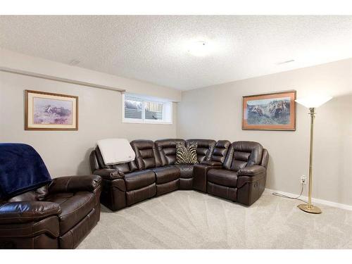 2060 New Brighton Grove Se, Calgary, AB - Indoor Photo Showing Living Room