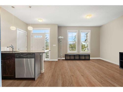 1802 Evanston Square Nw, Calgary, AB - Indoor Photo Showing Kitchen