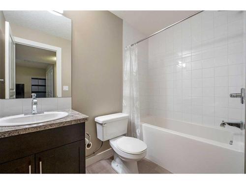 1802 Evanston Square Nw, Calgary, AB - Indoor Photo Showing Bathroom