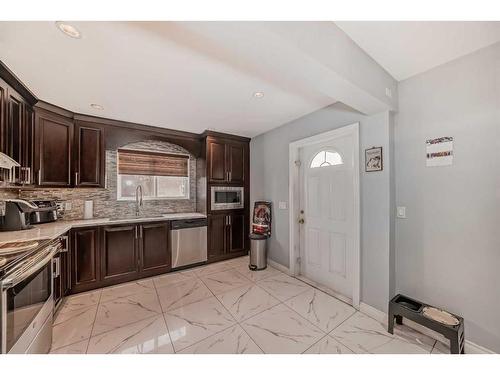 8222 Saddleridge Drive Ne, Calgary, AB - Indoor Photo Showing Kitchen