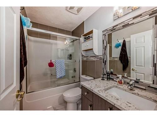 8222 Saddleridge Drive Ne, Calgary, AB - Indoor Photo Showing Bathroom