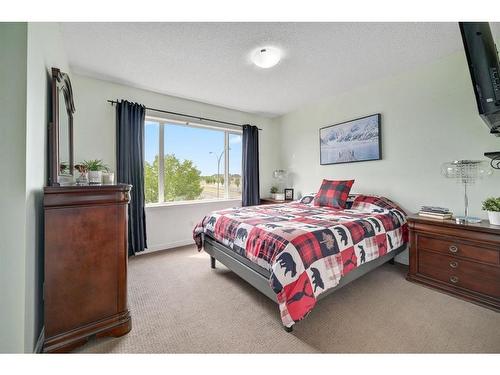 1927 Copperfield Boulevard Se, Calgary, AB - Indoor Photo Showing Bedroom