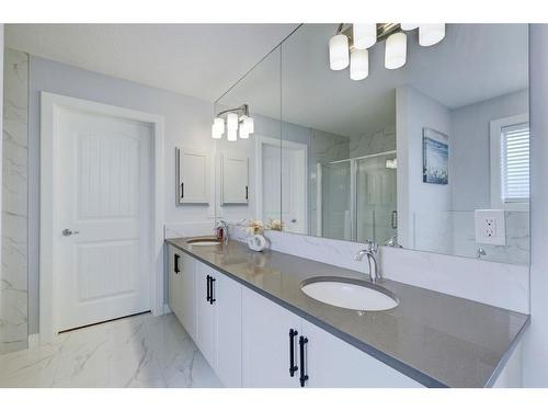 427 Rivercrest Boulevard, Cochrane, AB - Indoor Photo Showing Bathroom