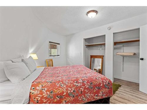 929 17Th Street, Canmore, AB - Indoor Photo Showing Bedroom