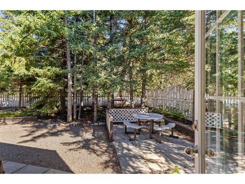 929 17Th Street, Canmore, AB - Outdoor