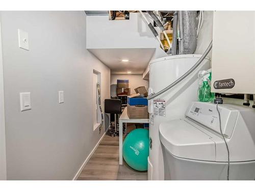 300 Walgrove Boulevard Se, Calgary, AB - Indoor Photo Showing Laundry Room