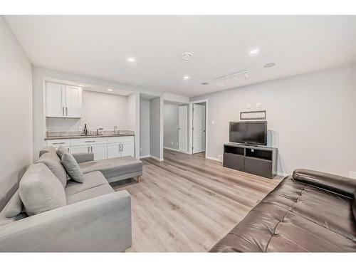 300 Walgrove Boulevard Se, Calgary, AB - Indoor Photo Showing Living Room