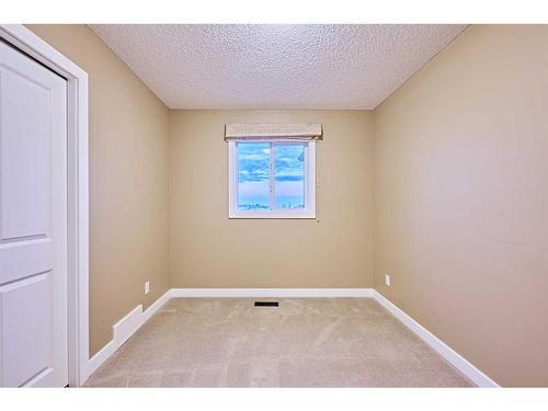 123 Panora Square Nw, Calgary, AB - Indoor Photo Showing Other Room