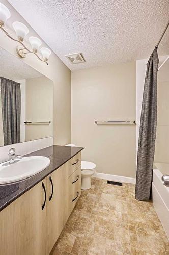 123 Panora Square Nw, Calgary, AB - Indoor Photo Showing Bathroom