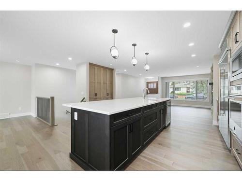 2836 12 Avenue Nw, Calgary, AB - Indoor Photo Showing Kitchen