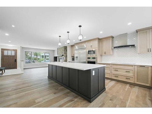 2836 12 Avenue Nw, Calgary, AB - Indoor Photo Showing Kitchen With Upgraded Kitchen