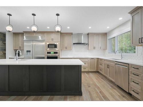 2836 12 Avenue Nw, Calgary, AB - Indoor Photo Showing Kitchen With Upgraded Kitchen