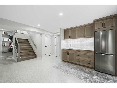 2836 12 Avenue Nw, Calgary, AB - Indoor Photo Showing Kitchen