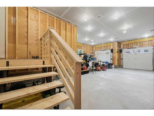 2836 12 Avenue Nw, Calgary, AB - Indoor Photo Showing Garage