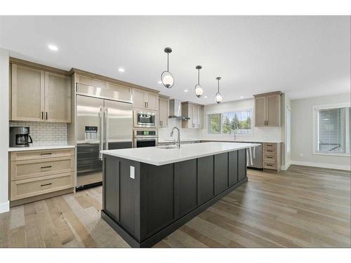 2836 12 Avenue Nw, Calgary, AB - Indoor Photo Showing Kitchen With Upgraded Kitchen