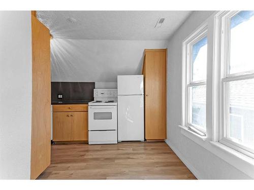 2302 16A Street Sw, Calgary, AB - Indoor