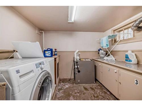 1716 29 Avenue Sw, Calgary, AB - Indoor Photo Showing Laundry Room