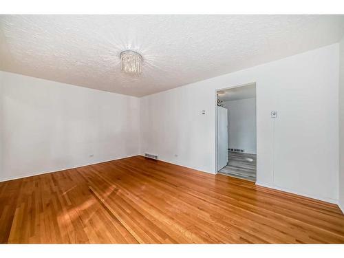 1716 29 Avenue Sw, Calgary, AB - Indoor Photo Showing Other Room