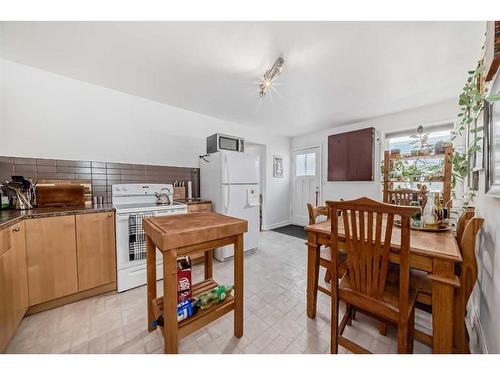 1716 29 Avenue Sw, Calgary, AB - Indoor Photo Showing Other Room