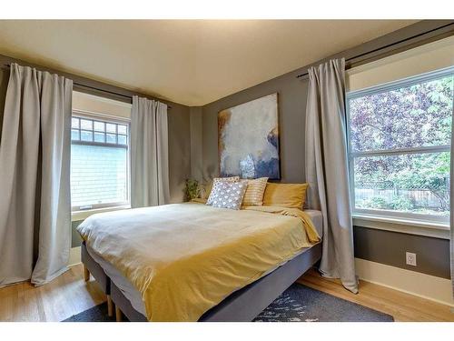 1813 3 Street Nw, Calgary, AB - Indoor Photo Showing Bedroom