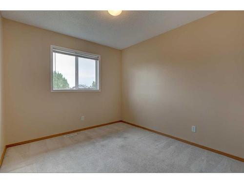 1342 Somerside Drive Sw, Calgary, AB - Indoor Photo Showing Other Room