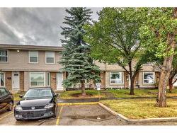 95-123 Queensland Drive SE Calgary, AB T2J 5J4