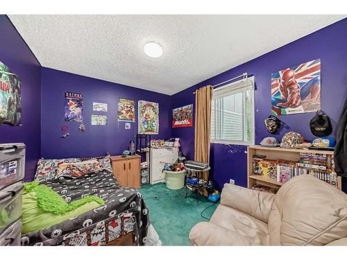 341-405 64 Avenue Ne, Calgary, AB - Indoor Photo Showing Bedroom